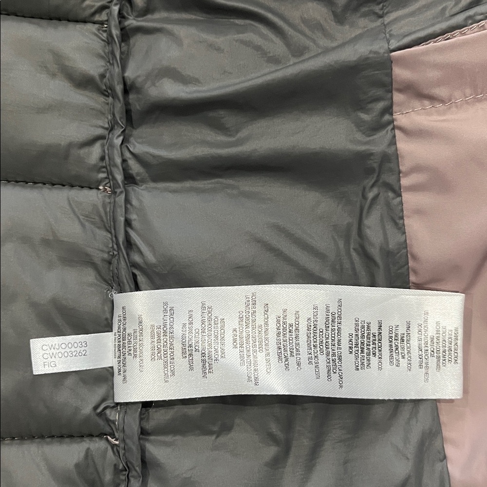 Calvin Klein Women's Puffer Jacket Size Medium Great Pre-Owned Condition - Picture 6 of 6